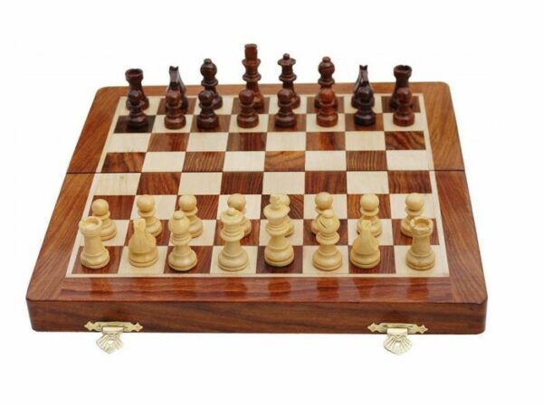 Handicraft-Wooden-Folding-Magnetic-Chess-Board-Set-with-Magnetic-Pieces-with-extra-Queens.